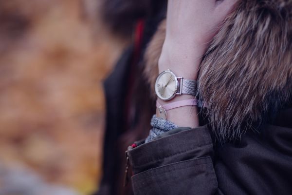 Accessoires tendance pour relooker votre montre facilement