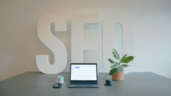 Les secrets d'un consultant seo lorient pour booster votre visibilité
