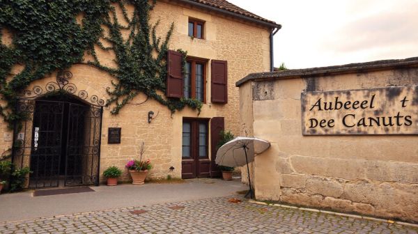 Top 5 raisons de visiter l'auberge des canuts à Lyon
