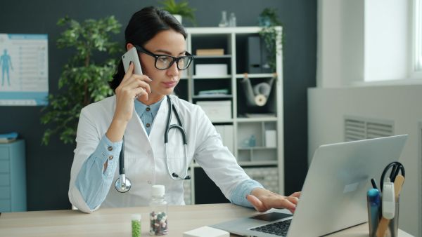 Trouver un médecin de garde rapidement