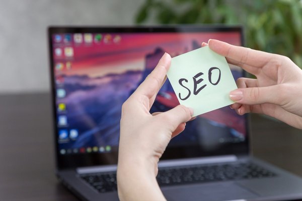 Les secrets d'un consultant seo lorient pour booster votre visibilité
